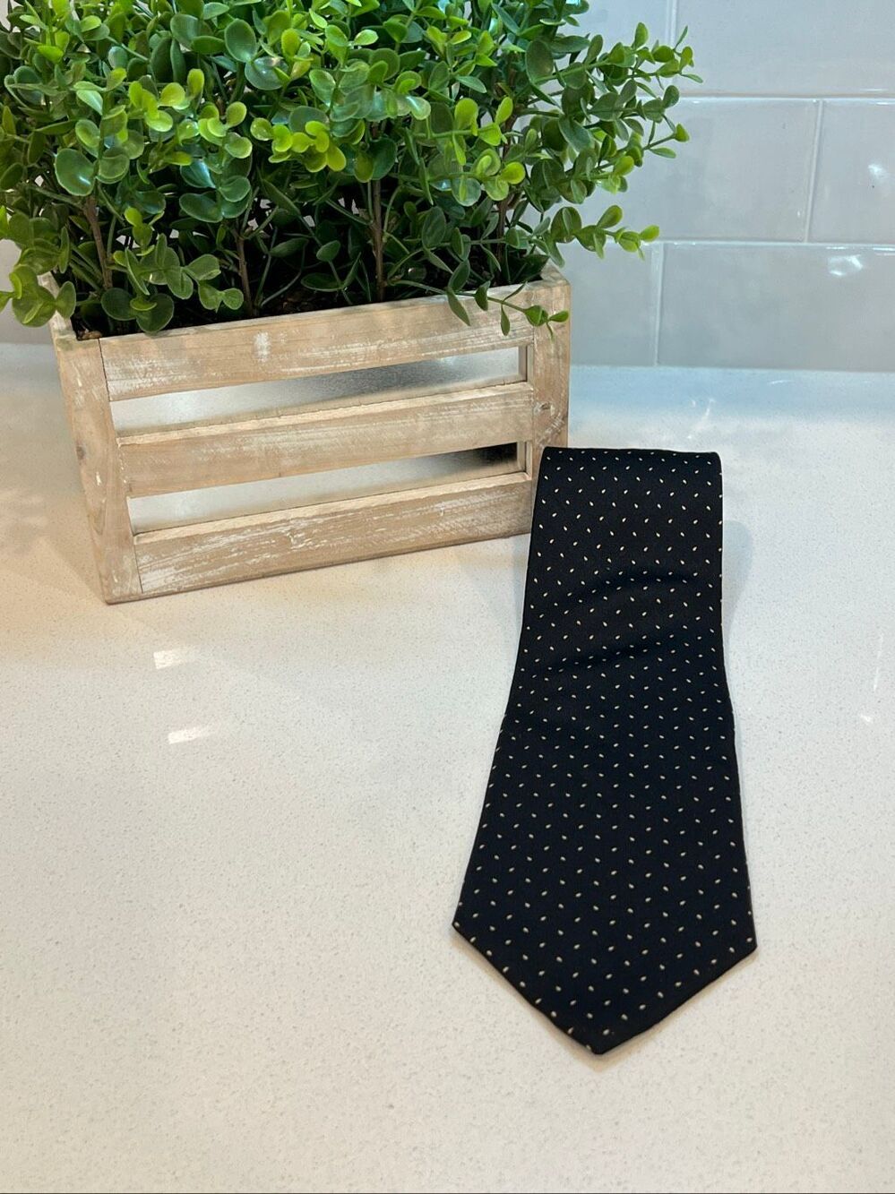Bert Pulitzer Collector's Edition Hand-Printed All Silk Foulard Necktie Black